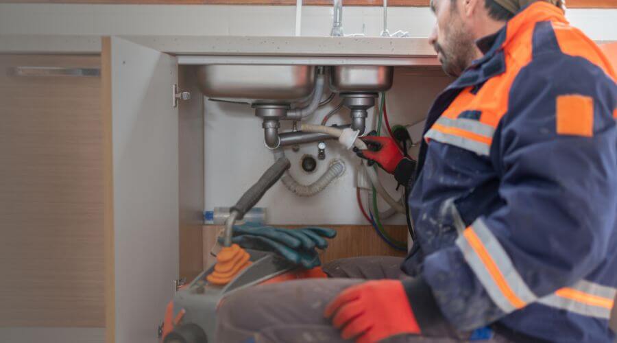 Descale Tankless Water Heater in Chapel Hill, TN